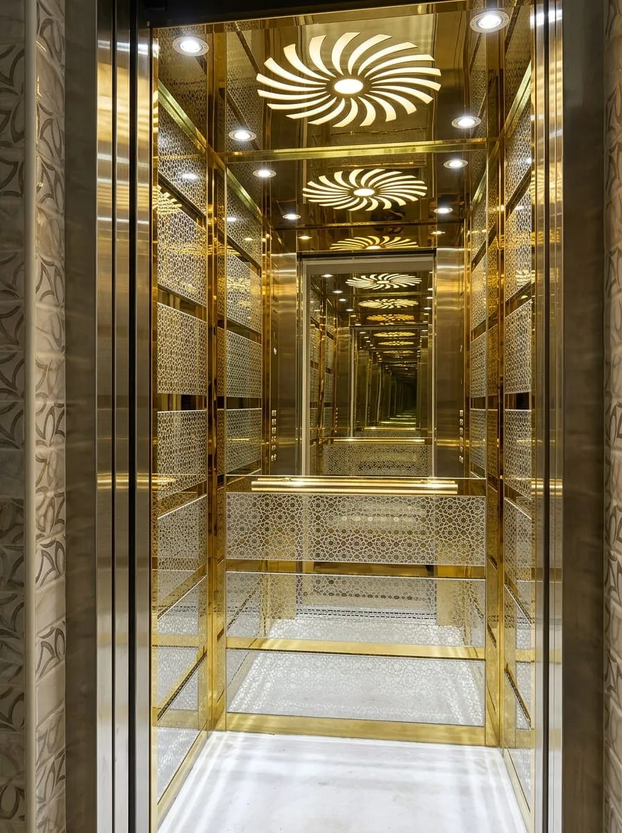 أرابيسك ذهبي - مرايا منقوشة بنقش هندسي عربي