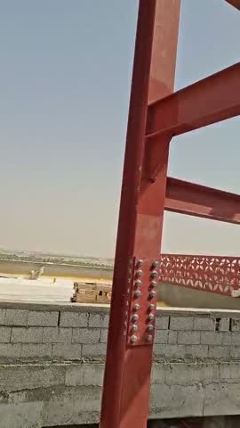 وصلات حديد بمسامير عالية المقاومة — مسامير Grade 8.8 ودهان إيبوكسي مضاد للصدأ.